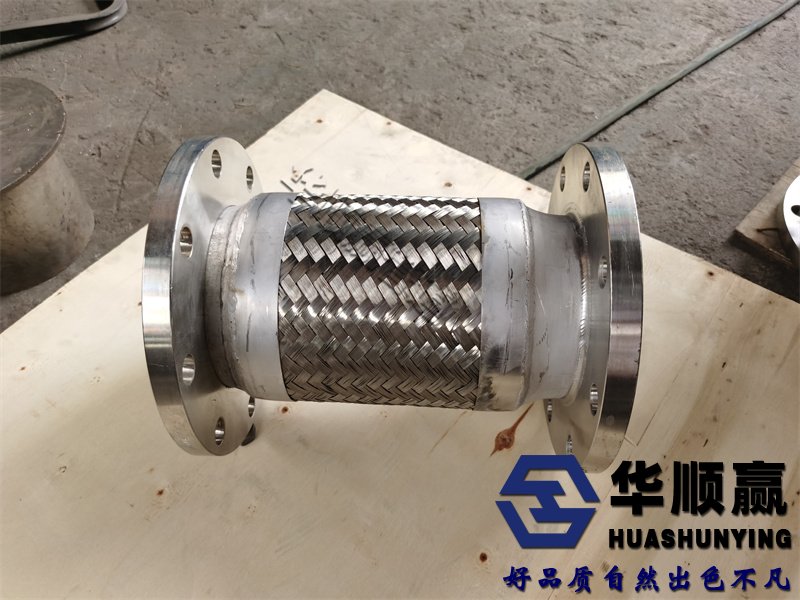 金屬軟管補償器,不(bú)鏽鋼金屬軟管接頭,不鏽鋼軟管,